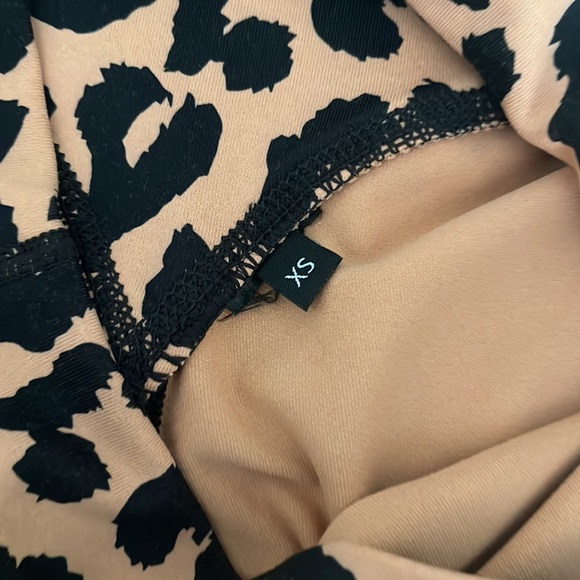 Balance athletica cheetah bike shorts - Picture 3 of 3